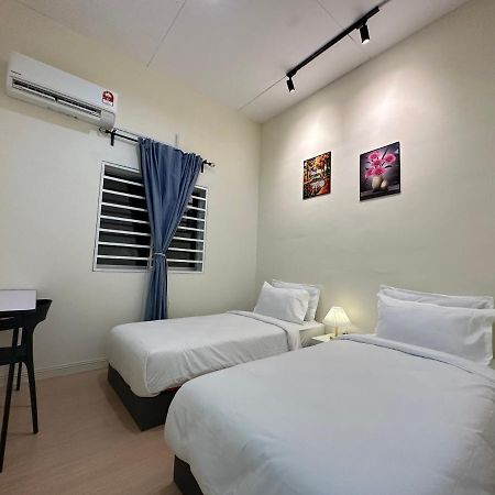 Ww Hostel 22A Private Shower George Town Exterior photo