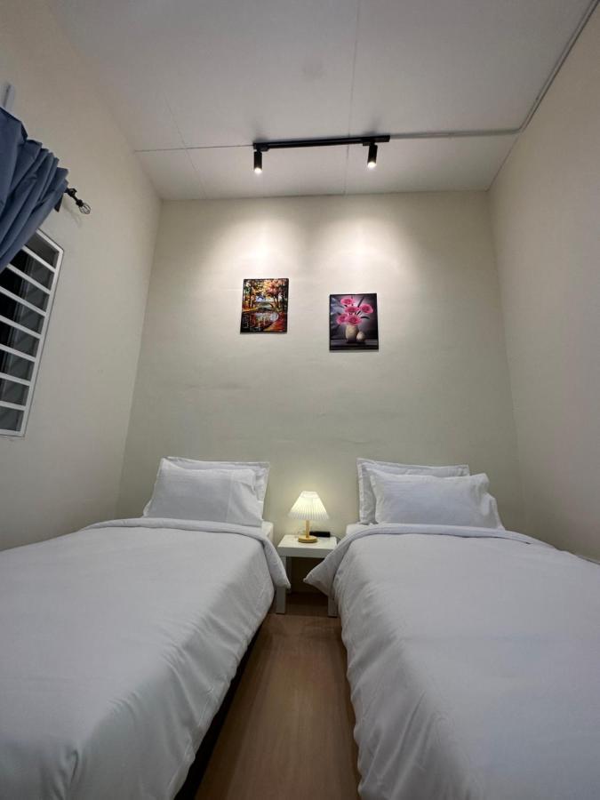 Ww Hostel 22A Private Shower George Town Exterior photo