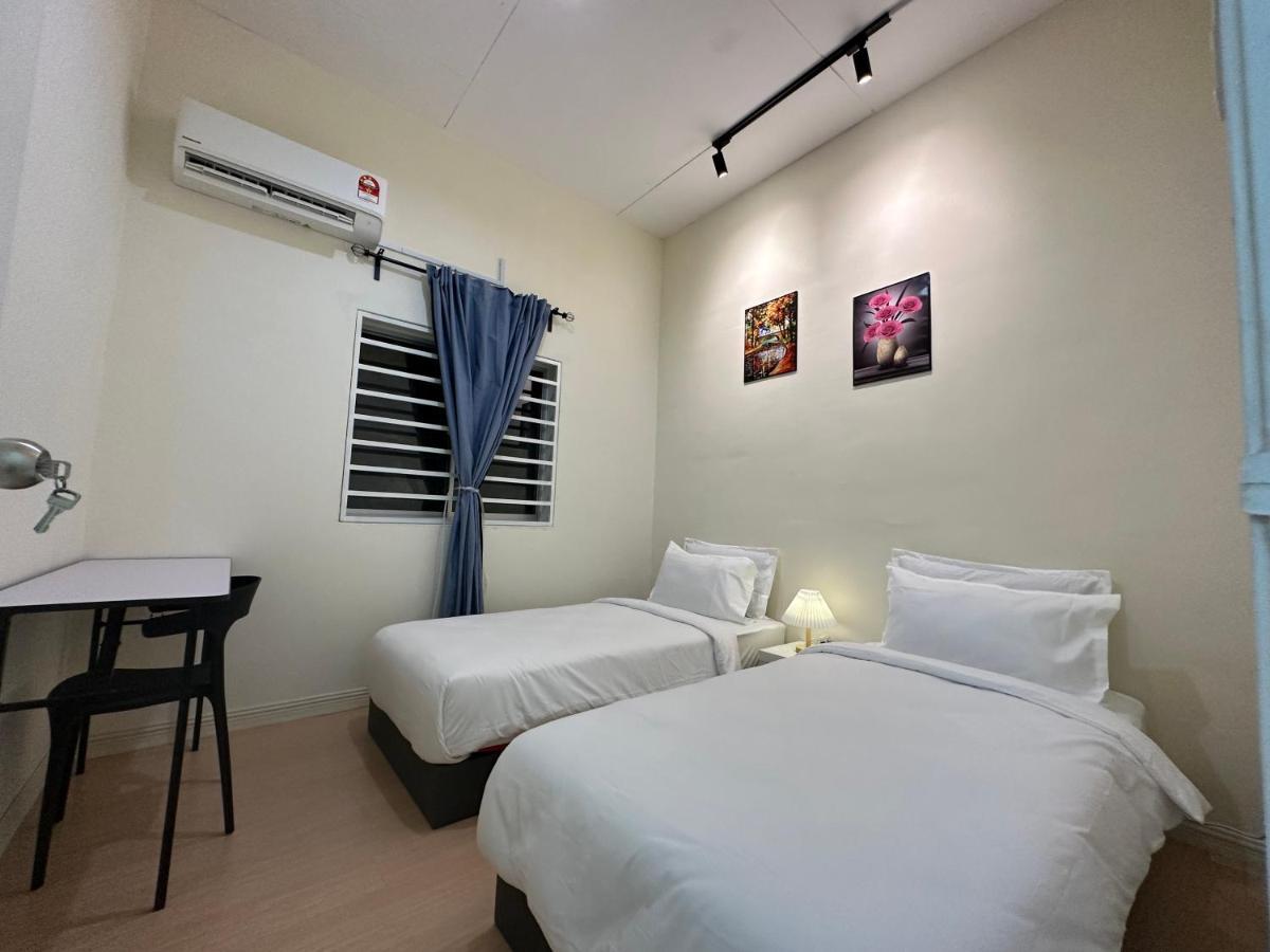 Ww Hostel 22A Private Shower George Town Exterior photo