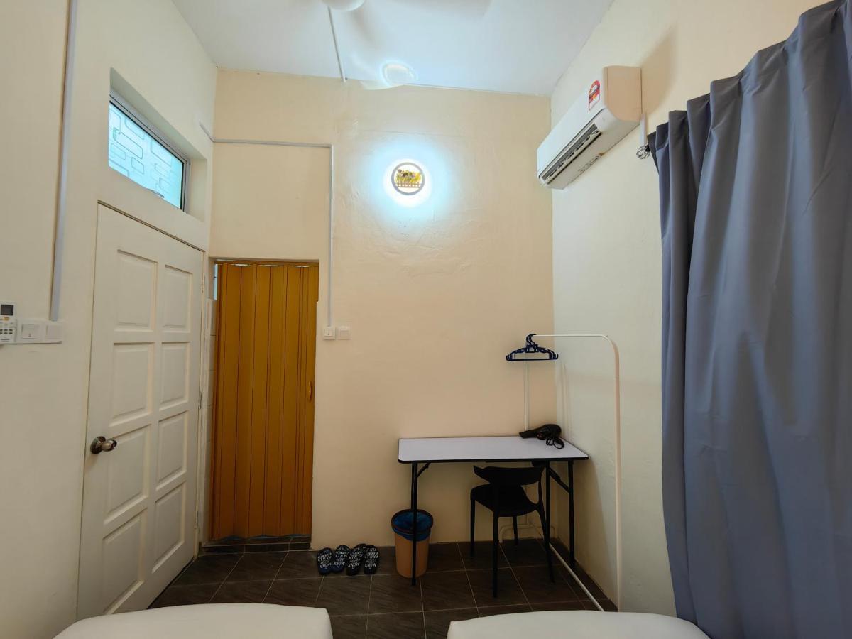 Ww Hostel 22A Private Shower George Town Exterior photo