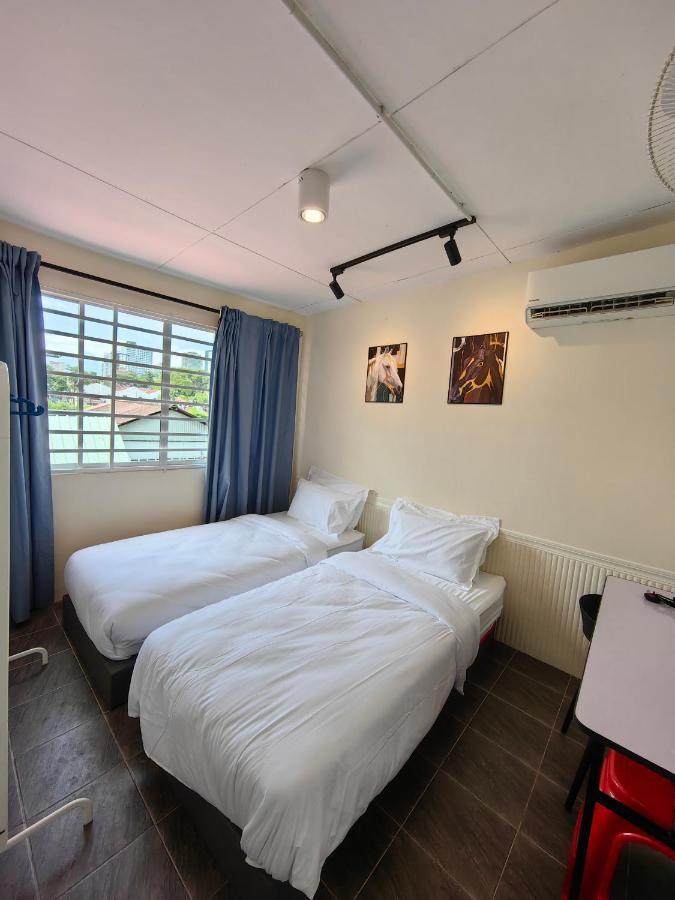 Ww Hostel 22A Private Shower George Town Exterior photo