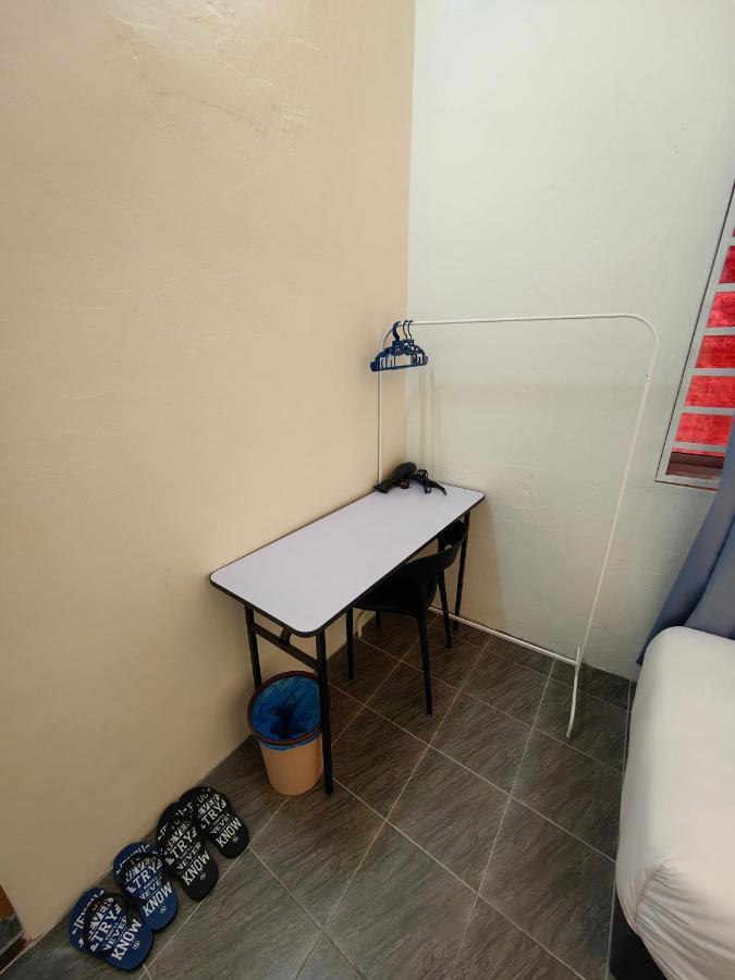 Ww Hostel 22A Private Shower George Town Exterior photo