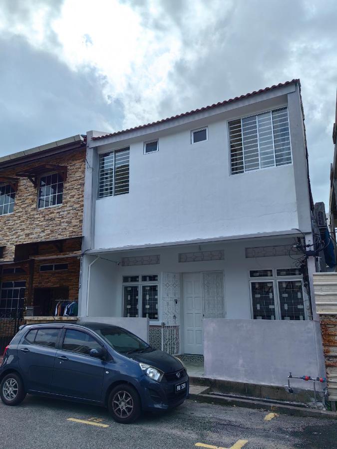 Ww Hostel 22A Private Shower George Town Exterior photo